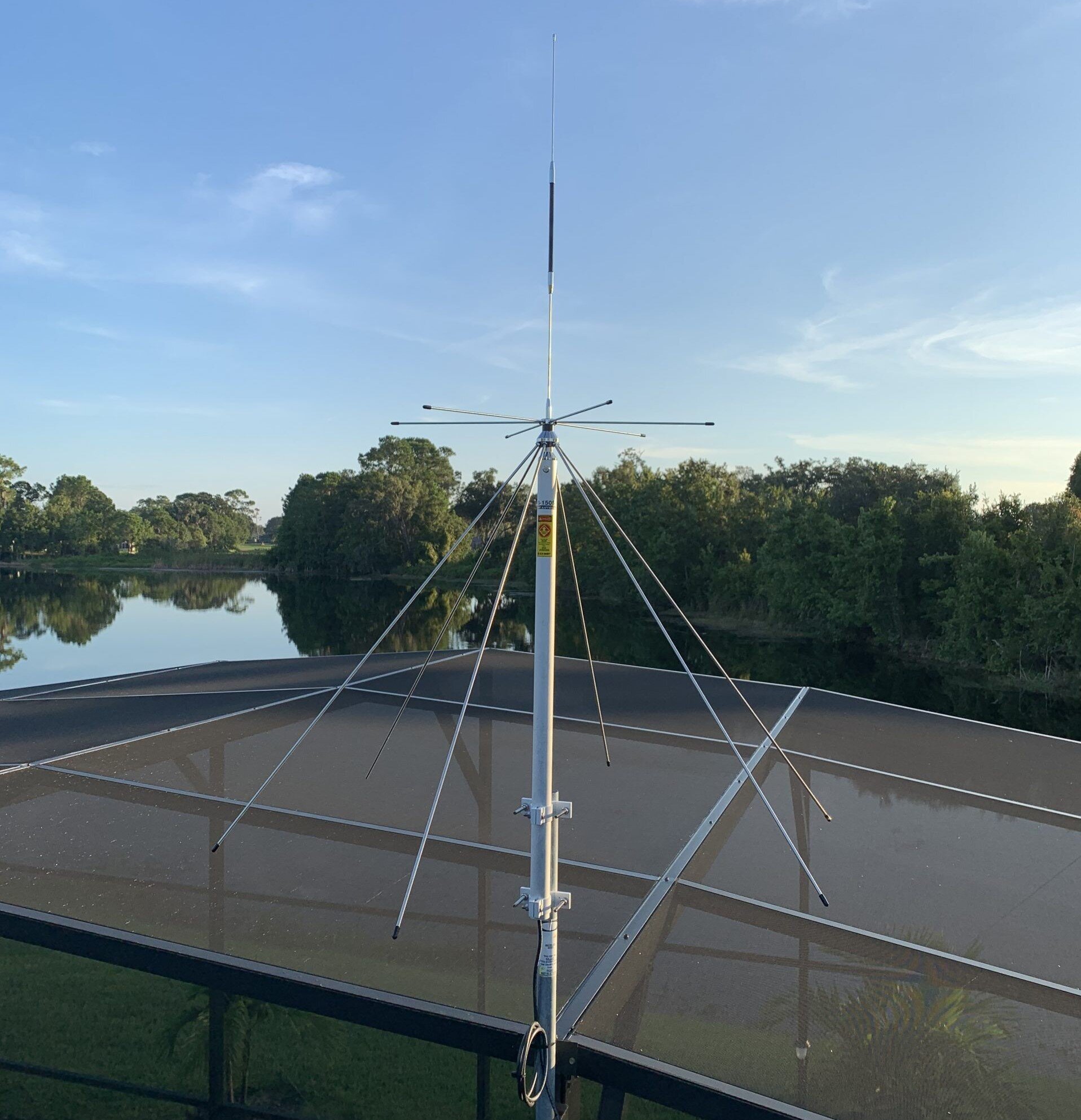 Comet-DS-150S.jpg Comet DS-150S Discone 6M, VHF/UHF (25-1500MHz)